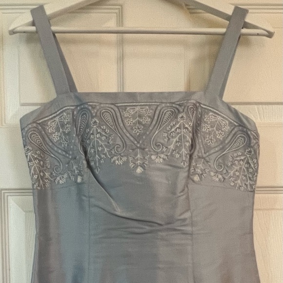 Ann Taylor Cocktail Dress - Beautiful Embroidery Size 4 - Picture 7 of 9
